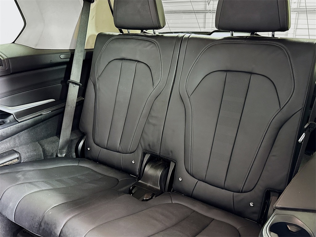 Vehicle image 20 of 44