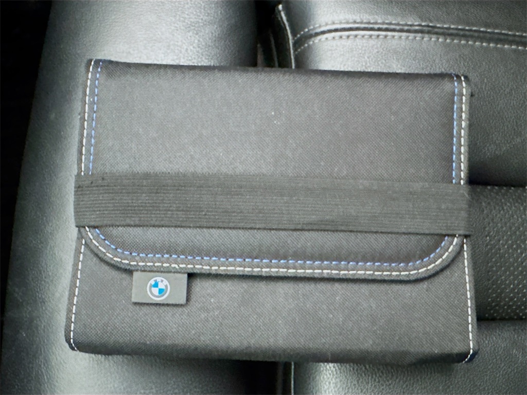 Vehicle image 42 of 44