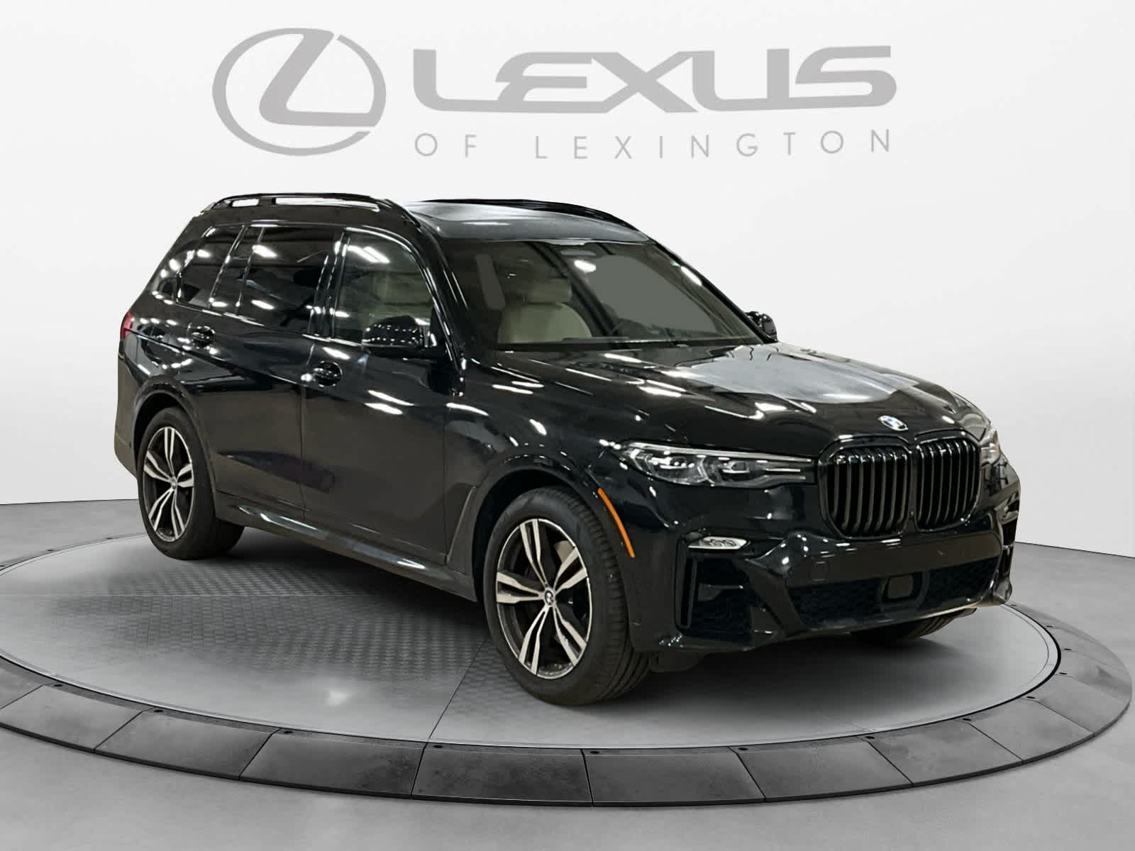 2022 BMW X7 xDrive40i Image 3 of 28