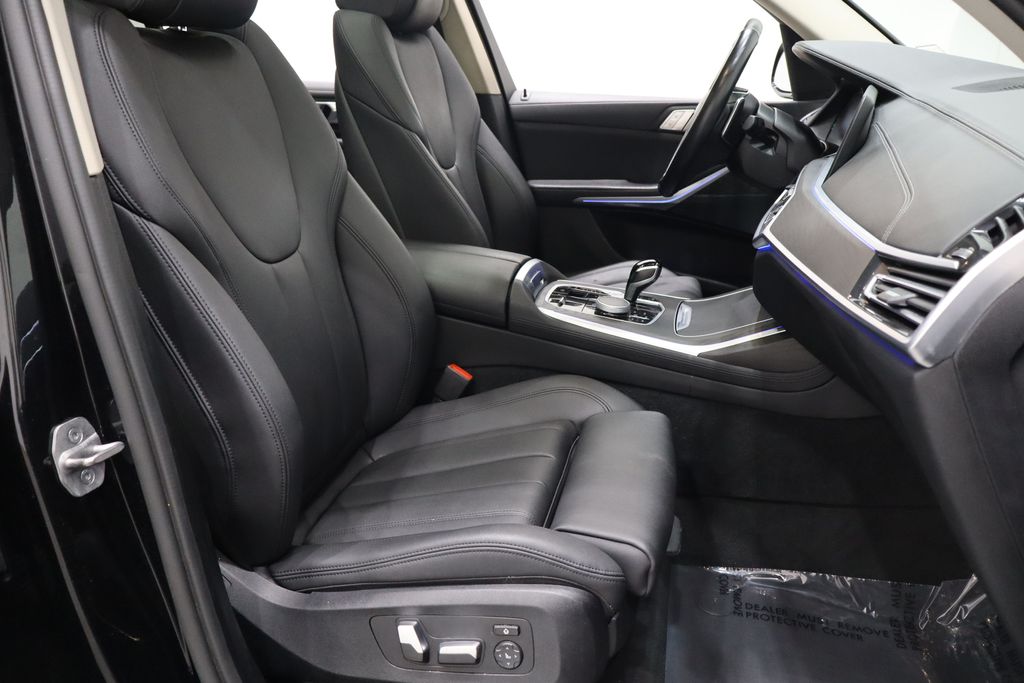 Vehicle image 15 of 50
