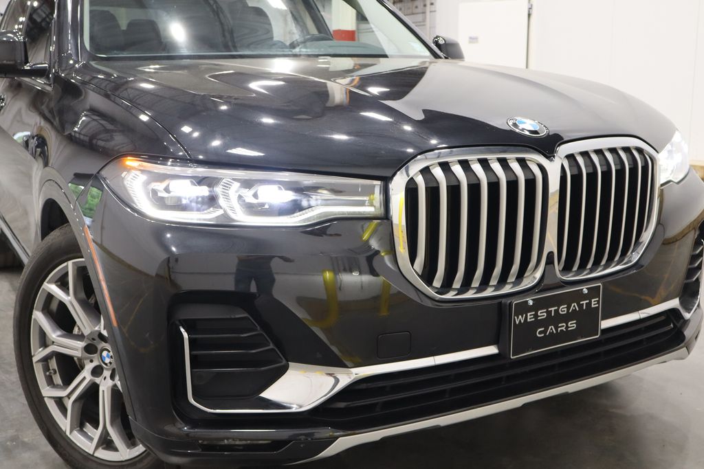 Vehicle image 4 of 50
