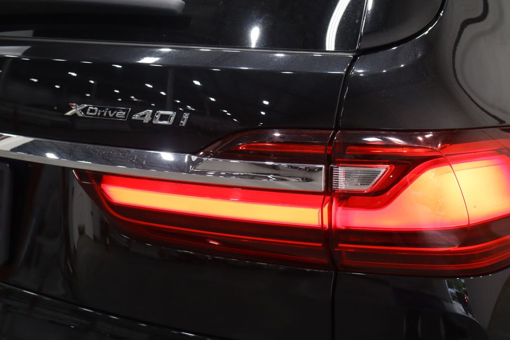 Vehicle image 46 of 50