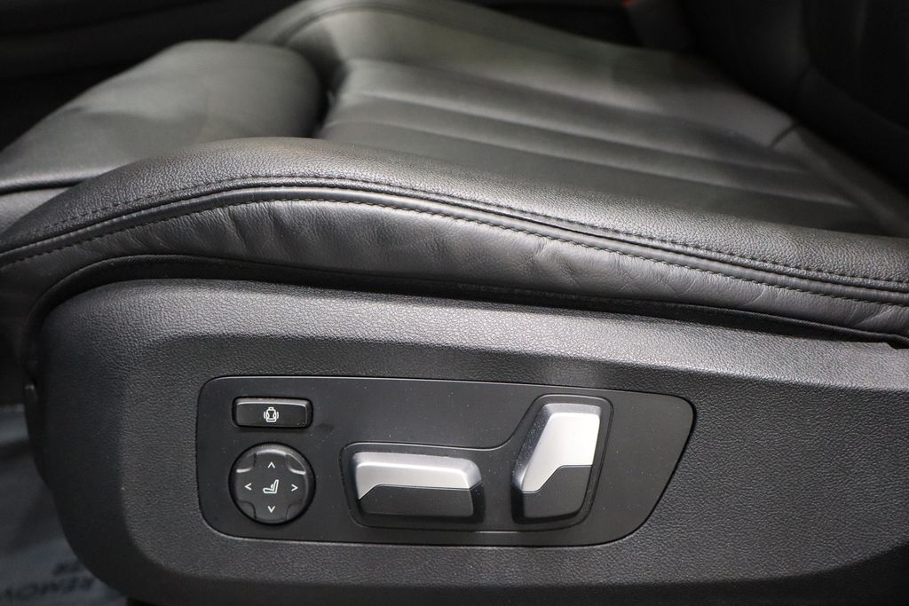Vehicle image 20 of 50