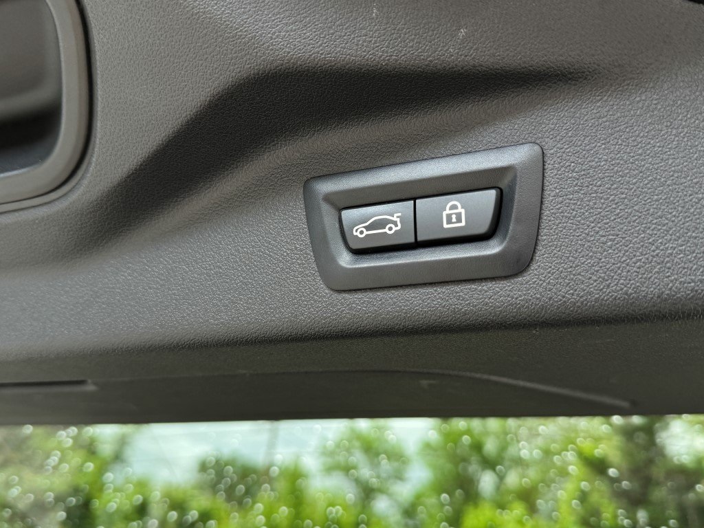 Vehicle image 20 of 47