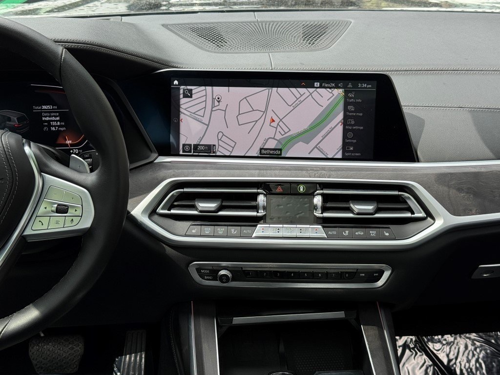 Vehicle image 25 of 47
