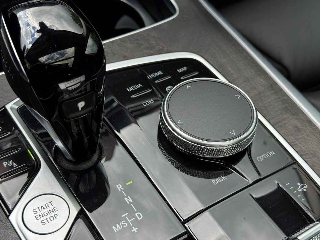 Vehicle image 41 of 47