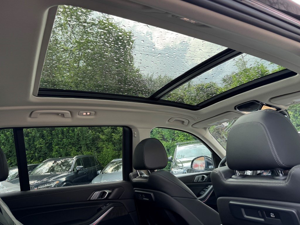 Vehicle image 7 of 47