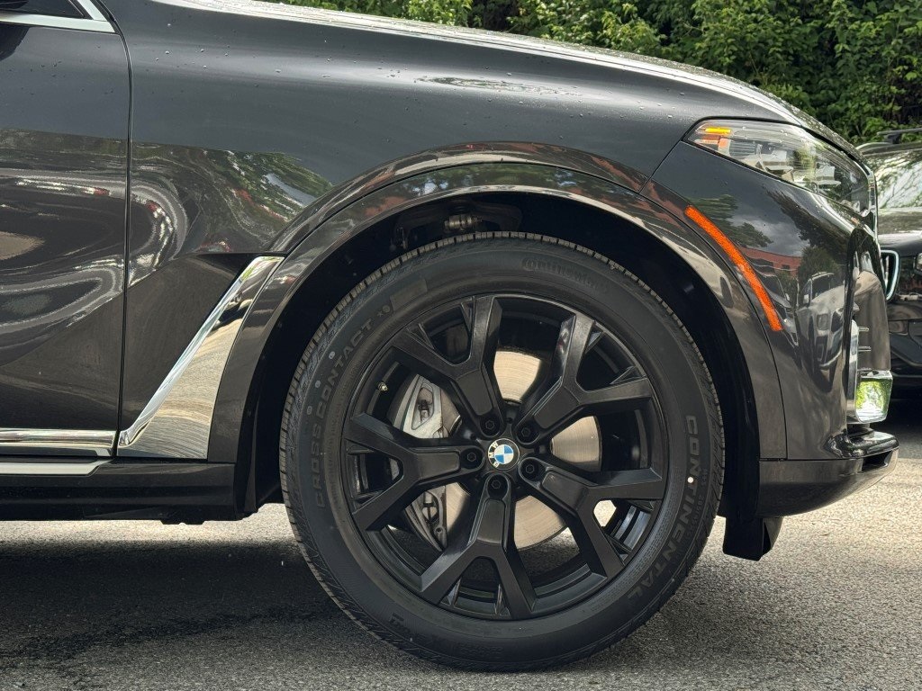 Vehicle image 6 of 47
