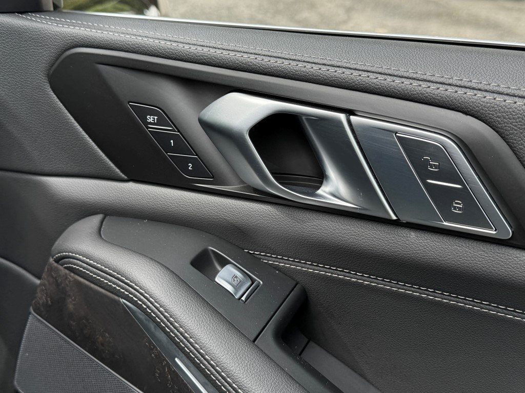 Vehicle image 12 of 47