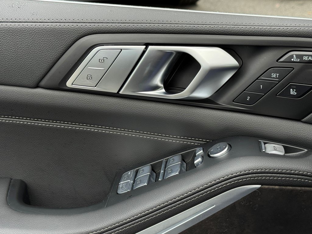 Vehicle image 46 of 47