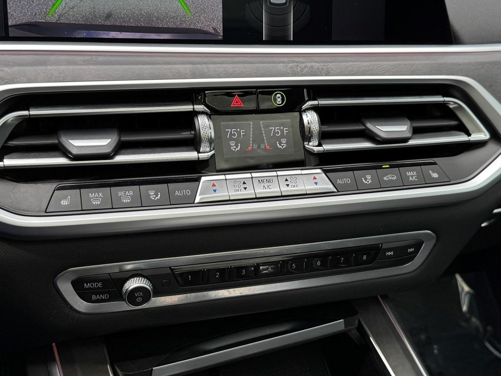 Vehicle image 34 of 47