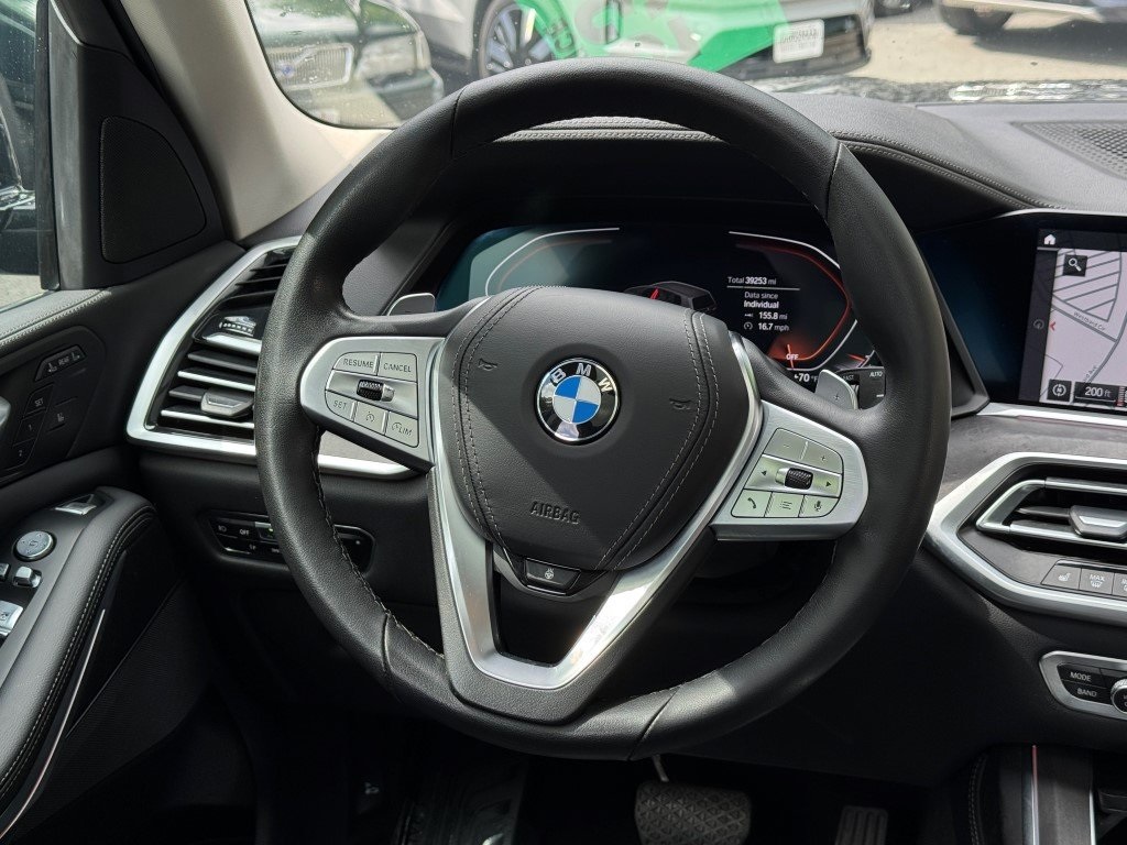 Vehicle image 26 of 47