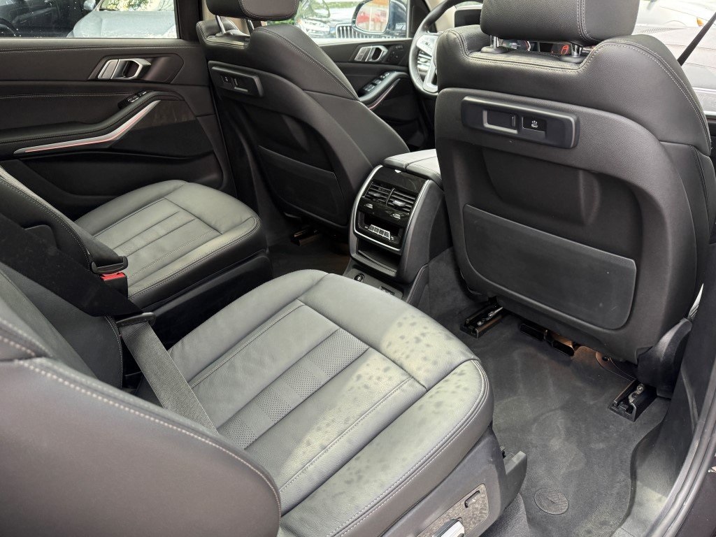 Vehicle image 15 of 47