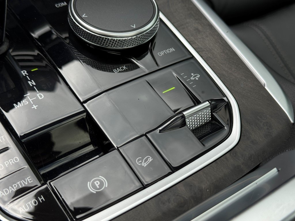 Vehicle image 40 of 47