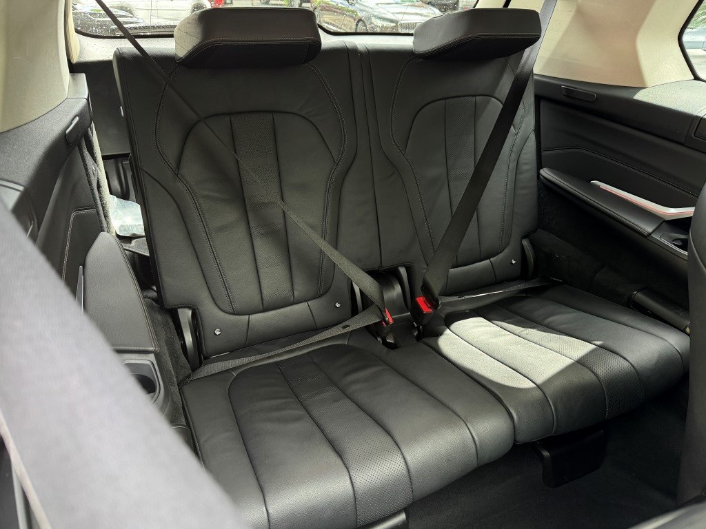 Vehicle image 18 of 47