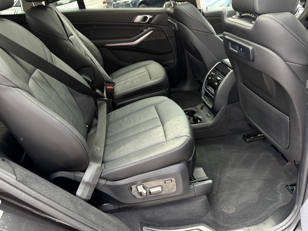 Vehicle image 14 of 47