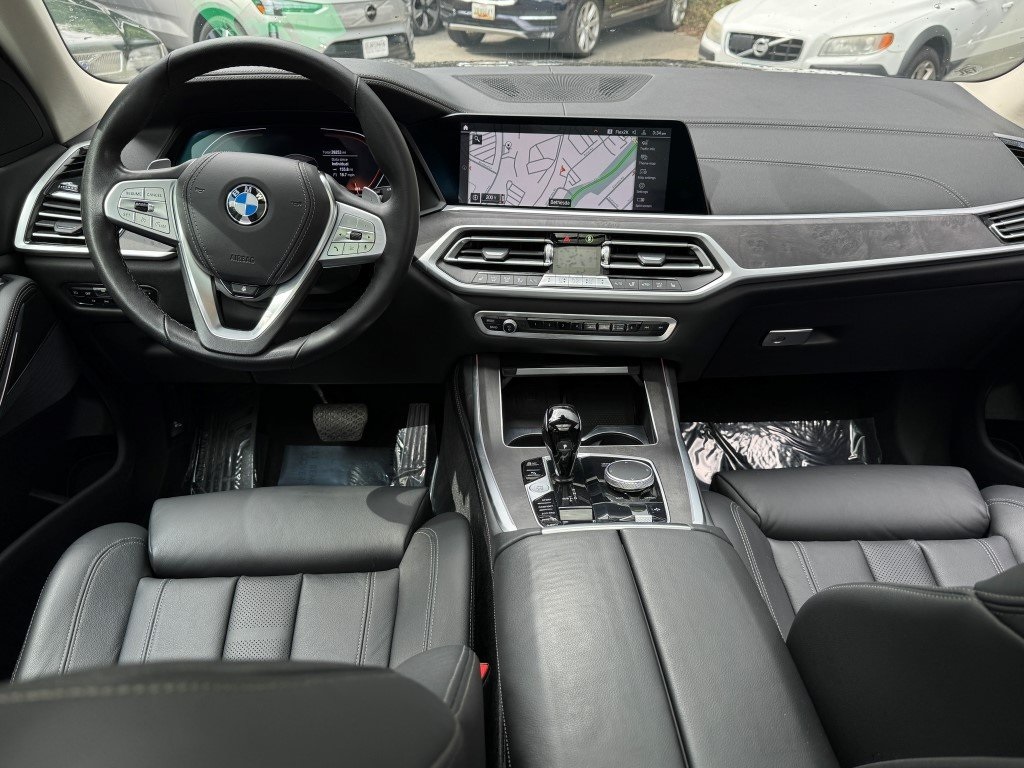 Vehicle image 24 of 47