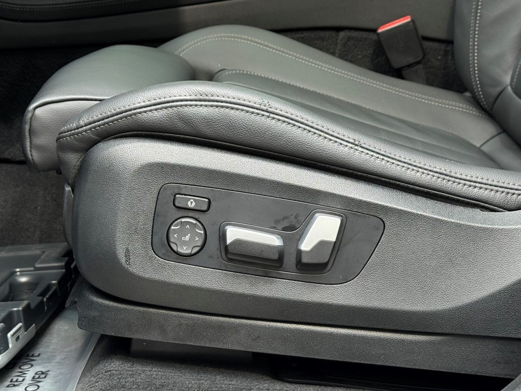 Vehicle image 29 of 47