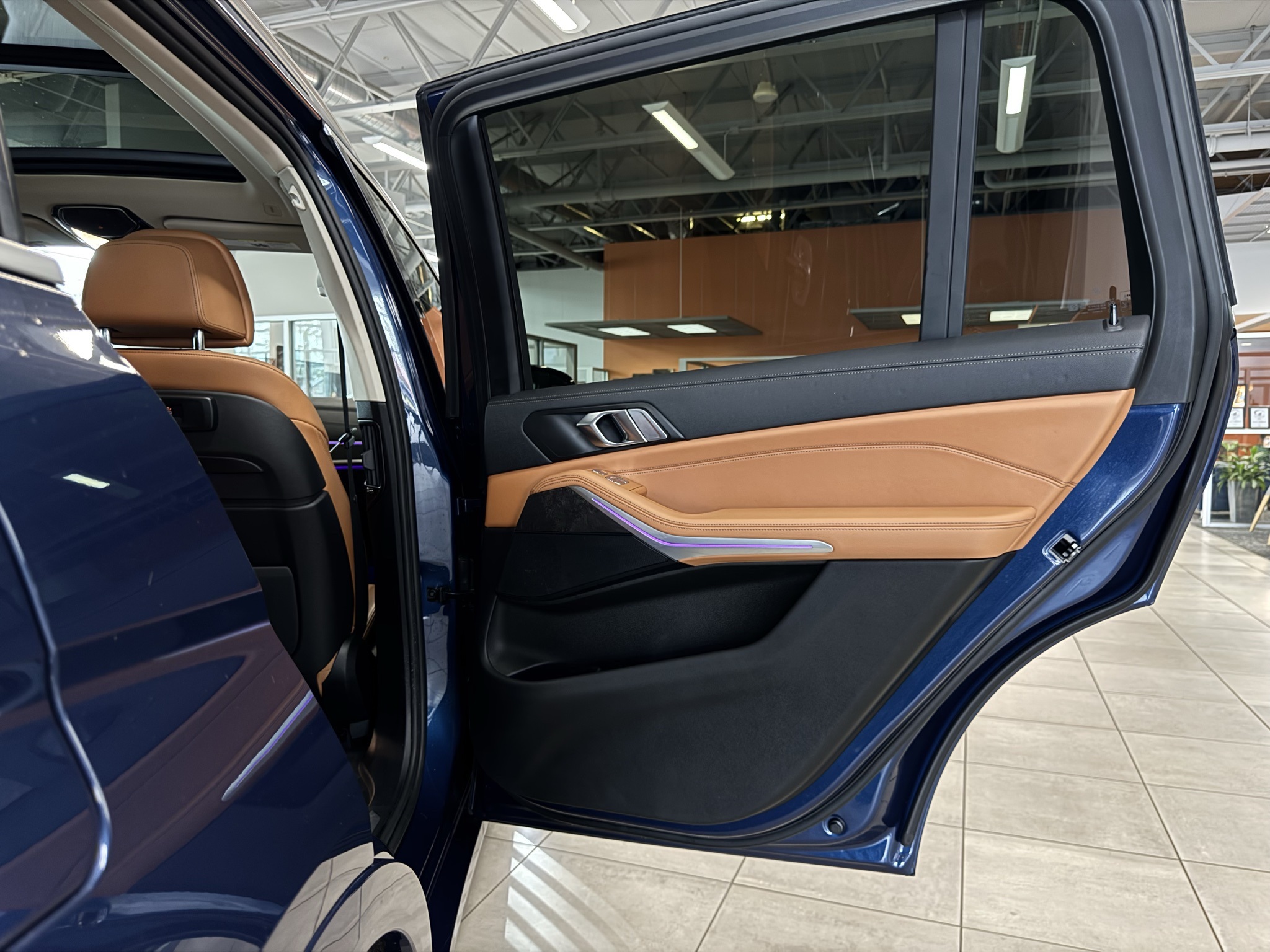 Vehicle image 39 of 75