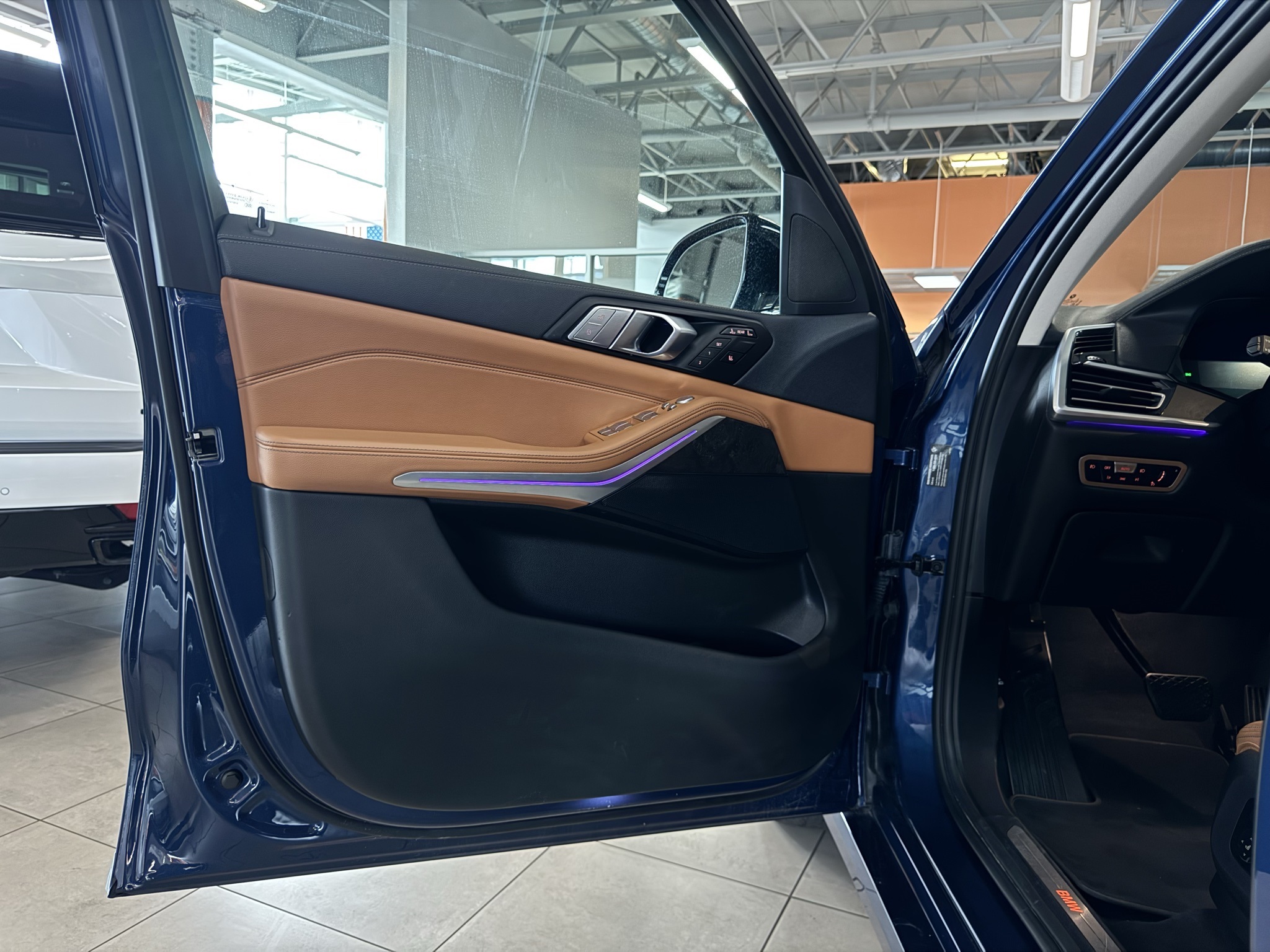 Vehicle image 55 of 75