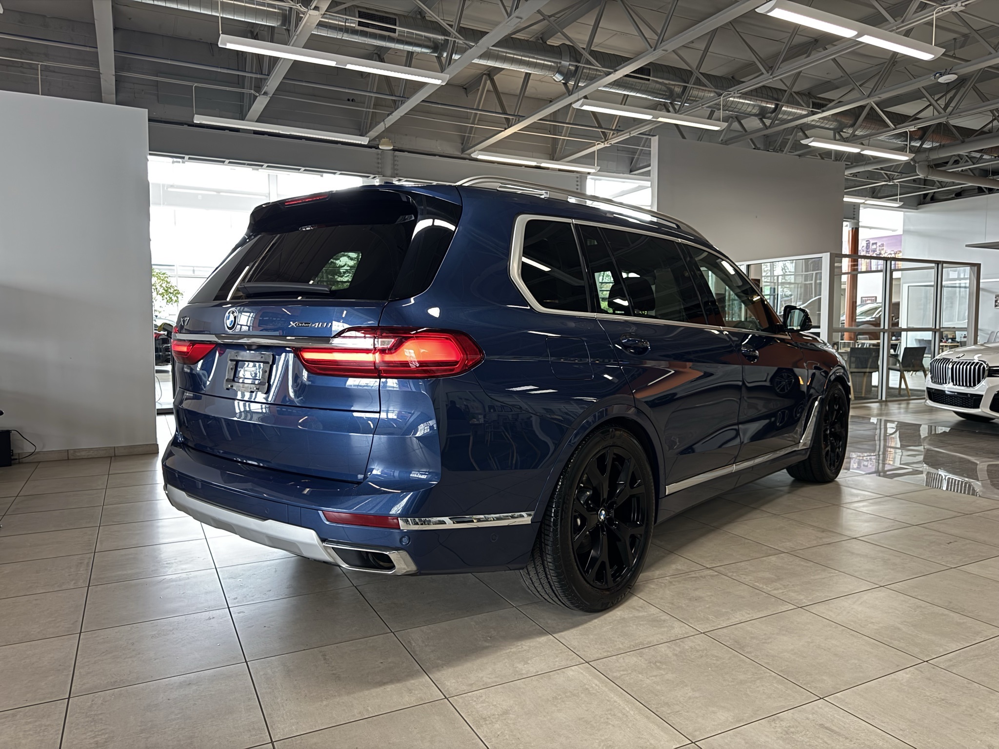Vehicle image 4 of 75