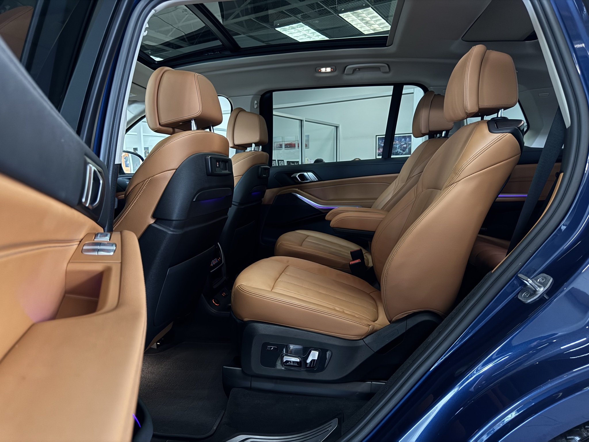 Vehicle image 51 of 75