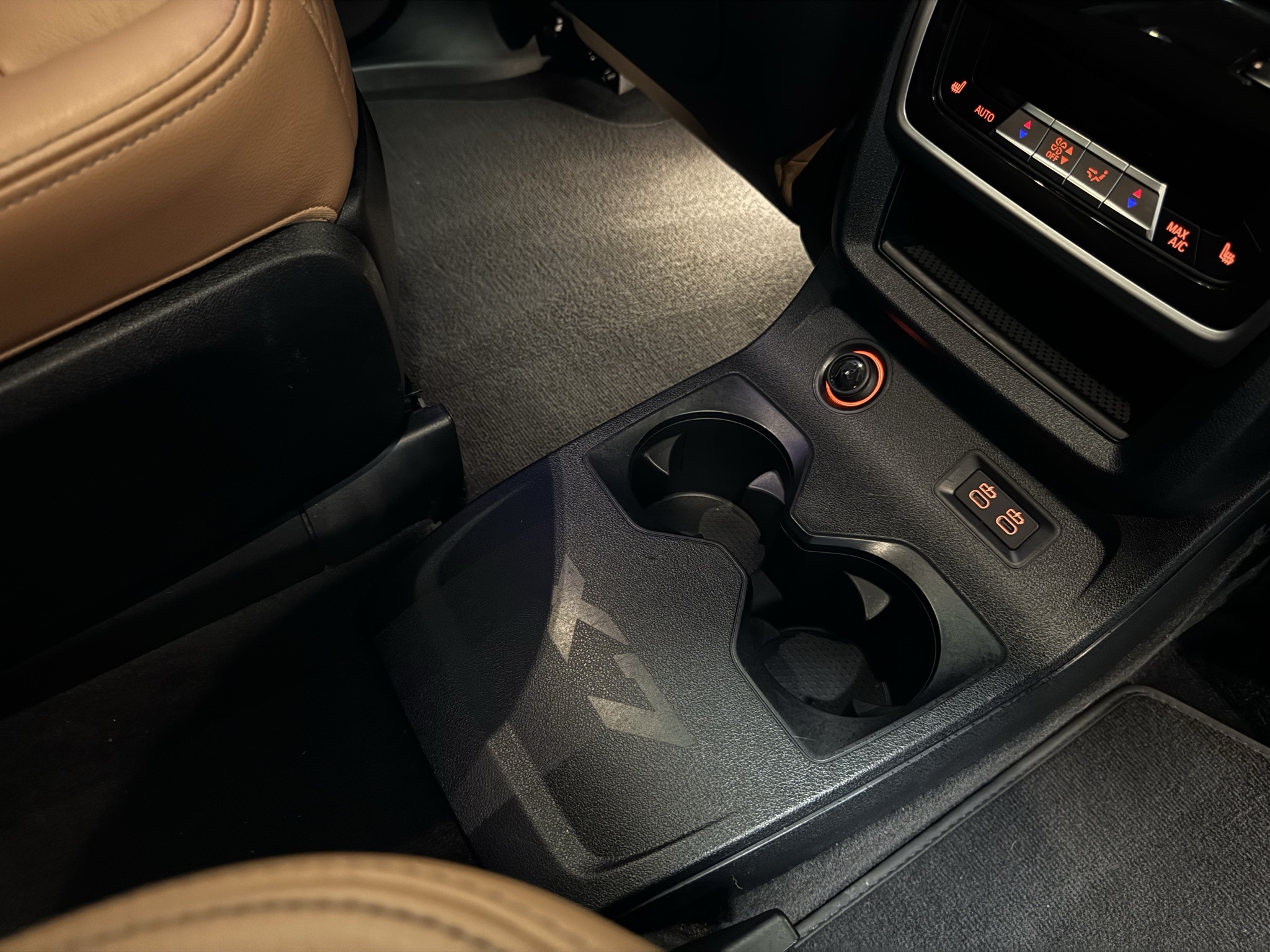 Vehicle image 47 of 75