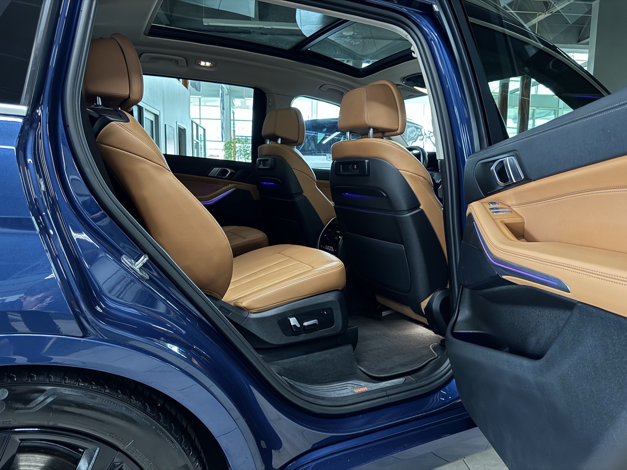 Vehicle image 42 of 75