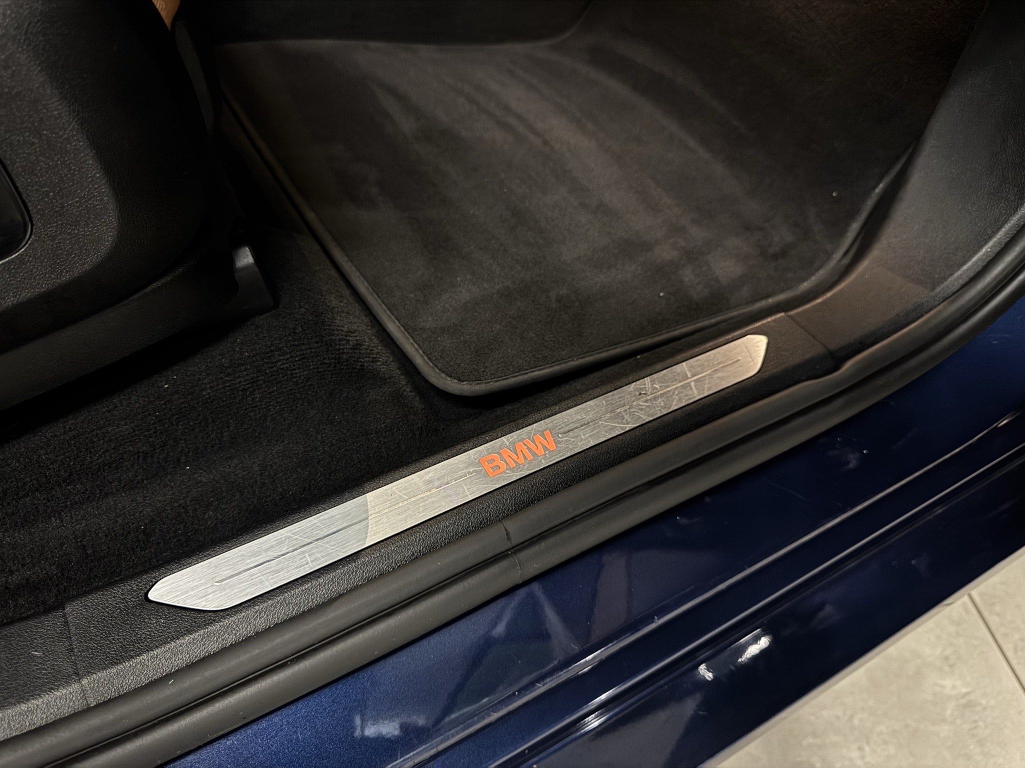 Vehicle image 31 of 75