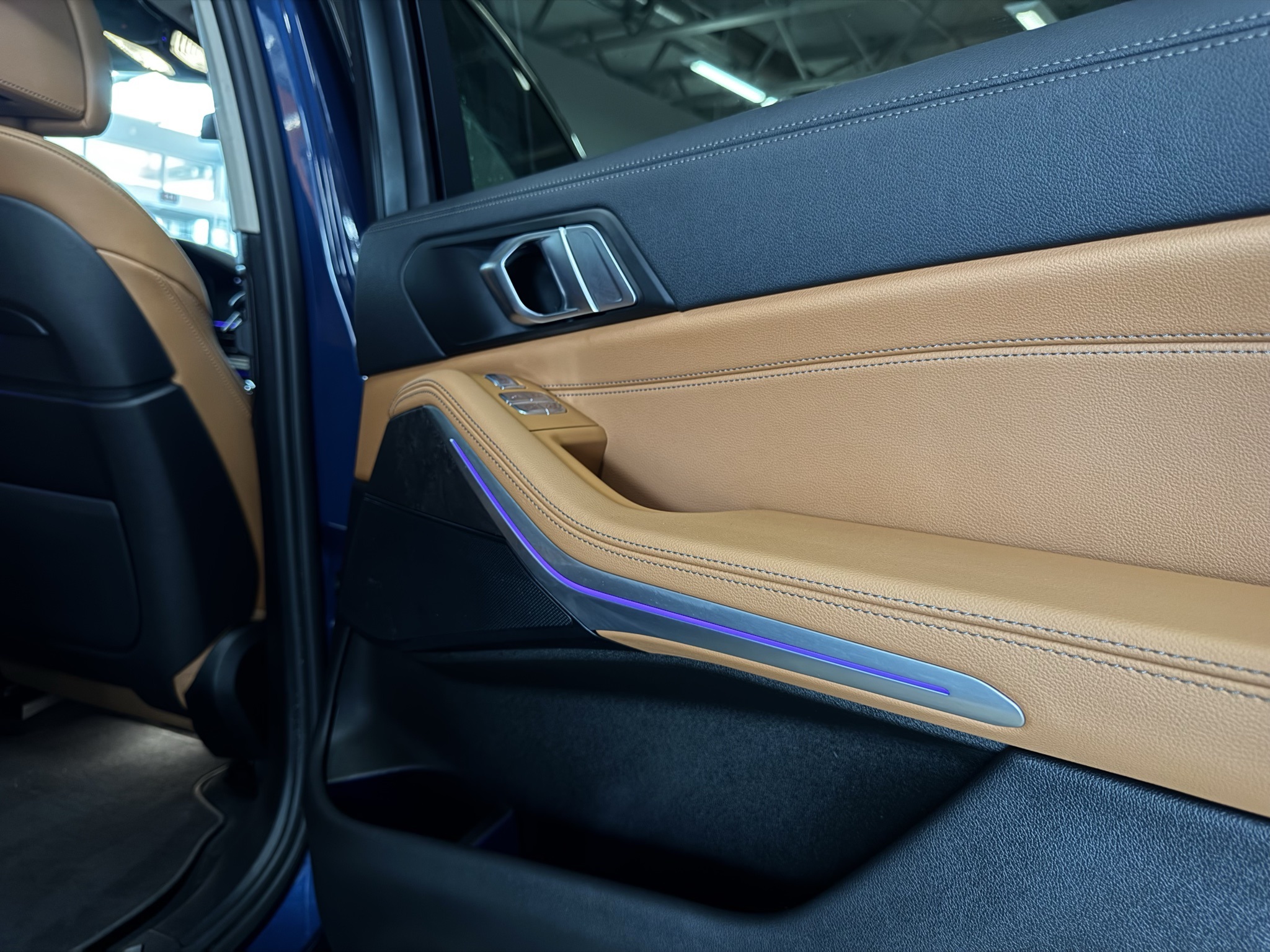 Vehicle image 40 of 75