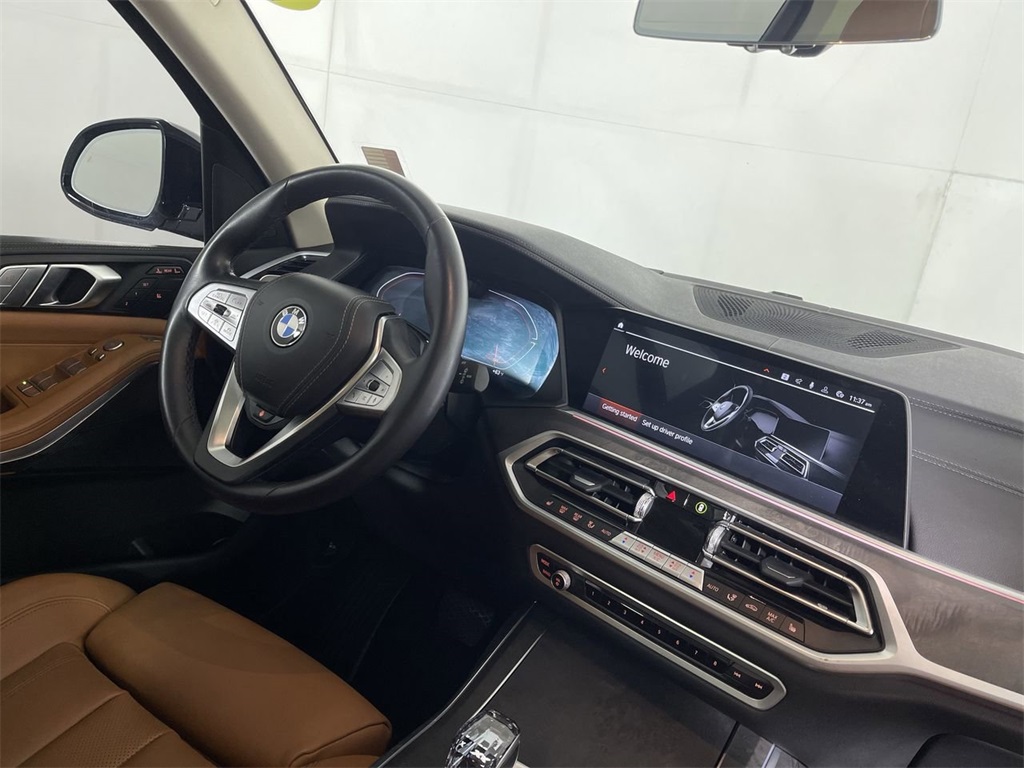 Vehicle image 18 of 30