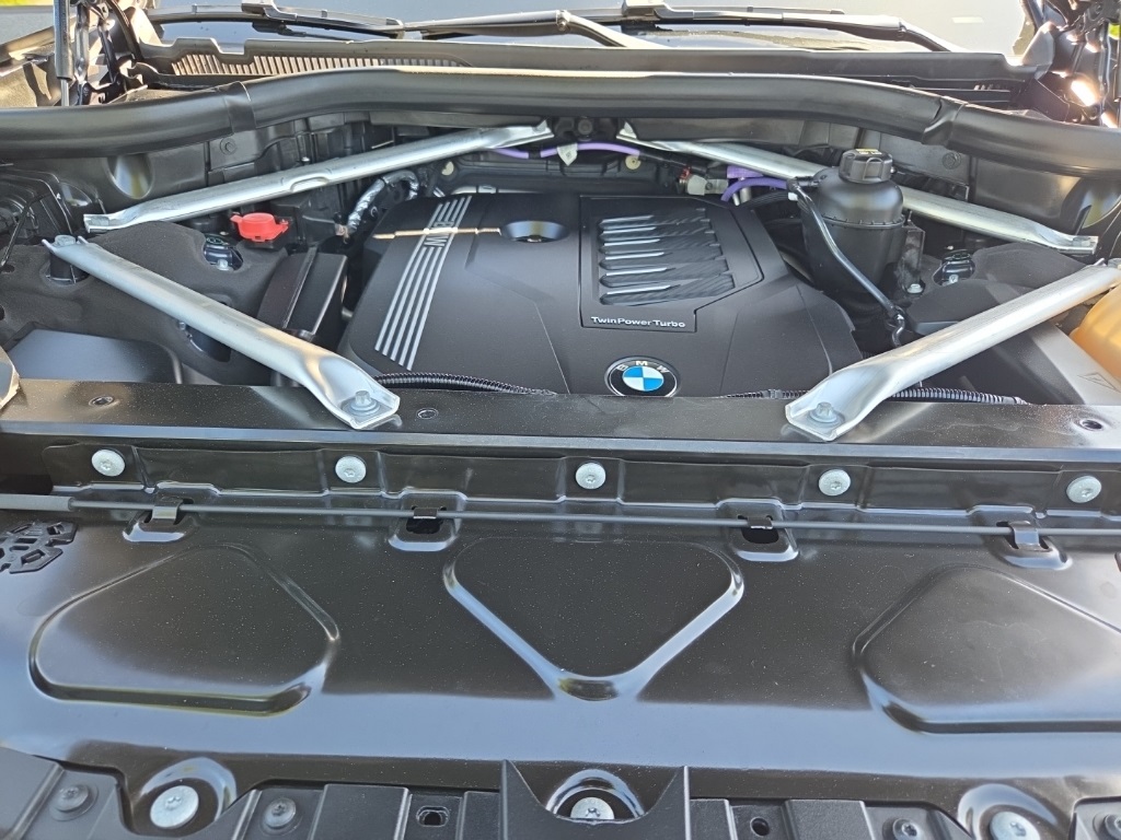 Vehicle image 8 of 39