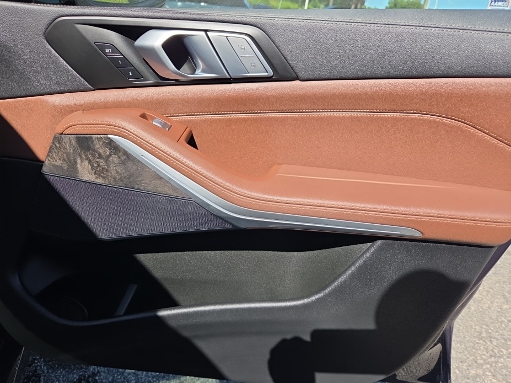 Vehicle image 22 of 39