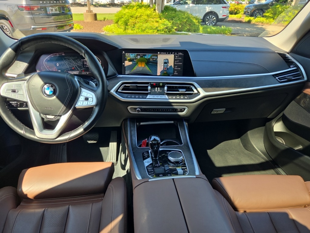 Vehicle image 15 of 39