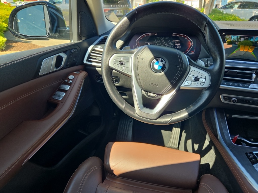Vehicle image 16 of 39