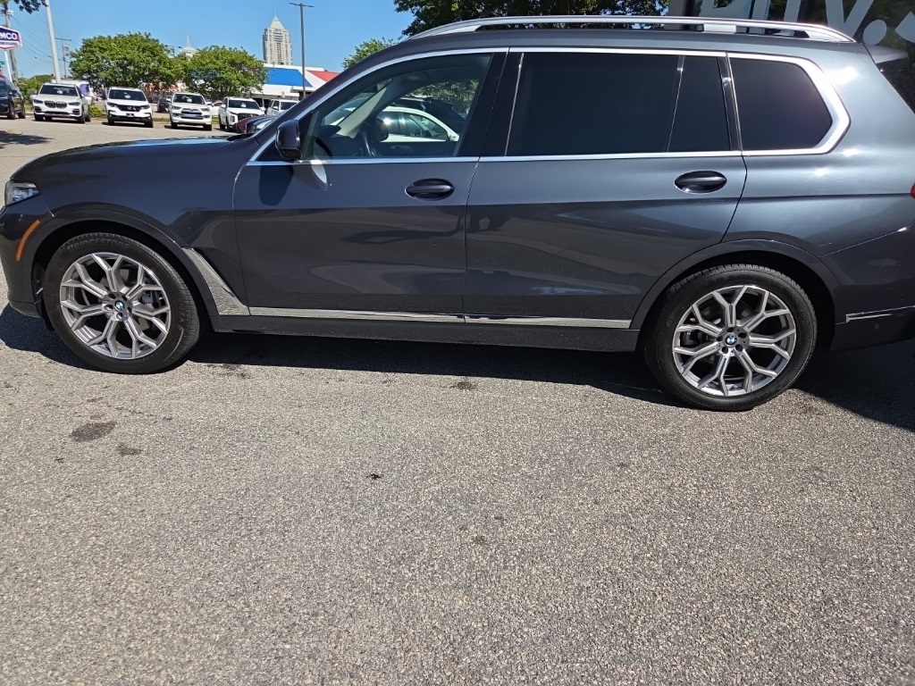 Vehicle image 6 of 39