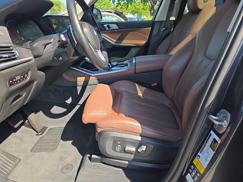 Vehicle image 13 of 39