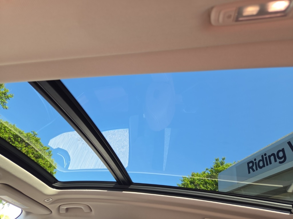 Vehicle image 36 of 39
