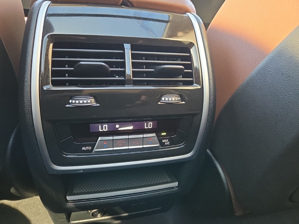 Vehicle image 26 of 39