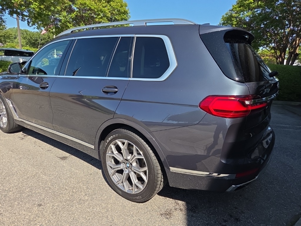 Vehicle image 7 of 39