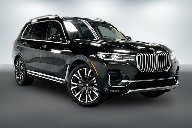 2022 BMW X7 xDrive40i Image 3 of 33
