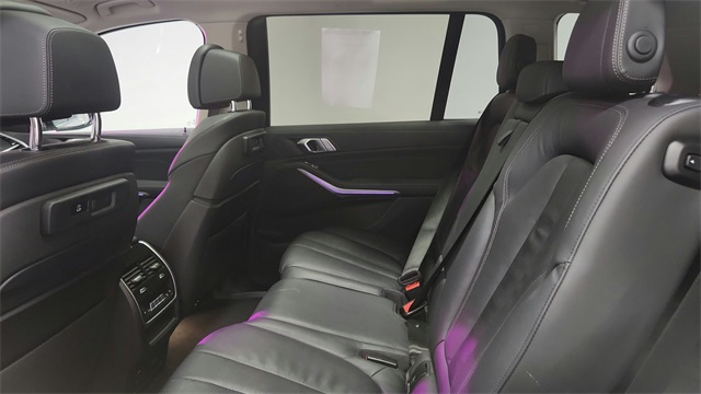 Vehicle image 20 of 26