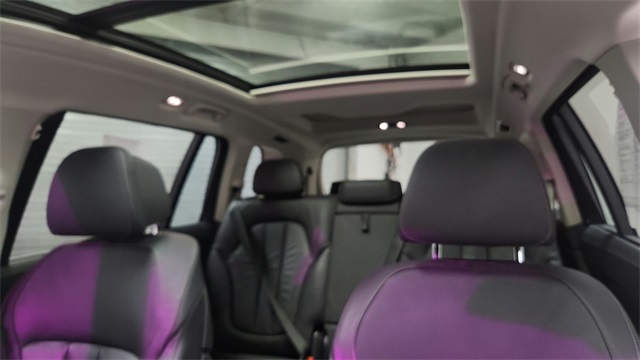 Vehicle image 16 of 26
