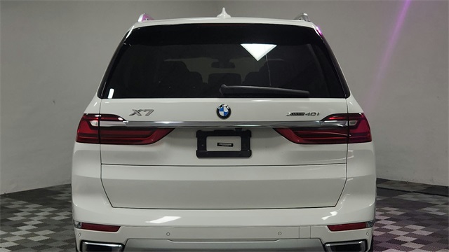 Vehicle image 8 of 26