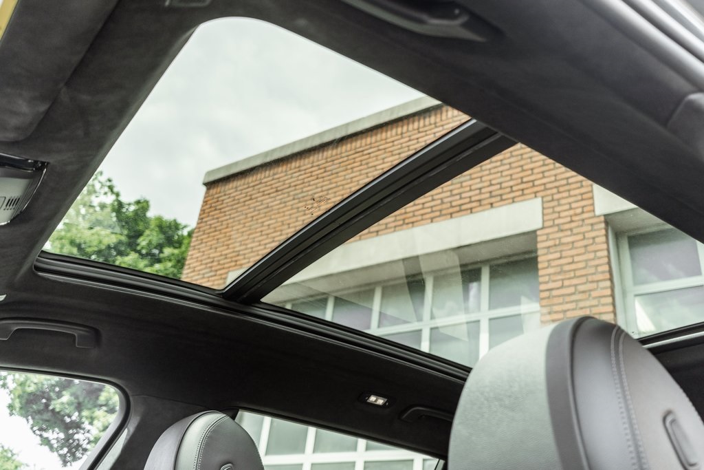 Vehicle image 42 of 51
