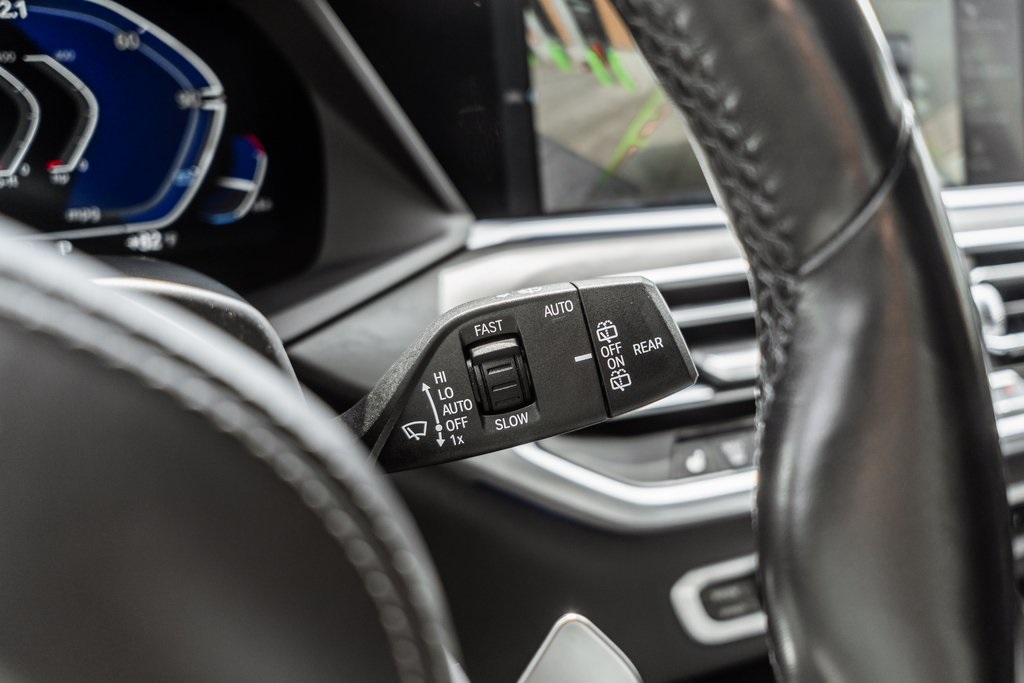Vehicle image 46 of 51