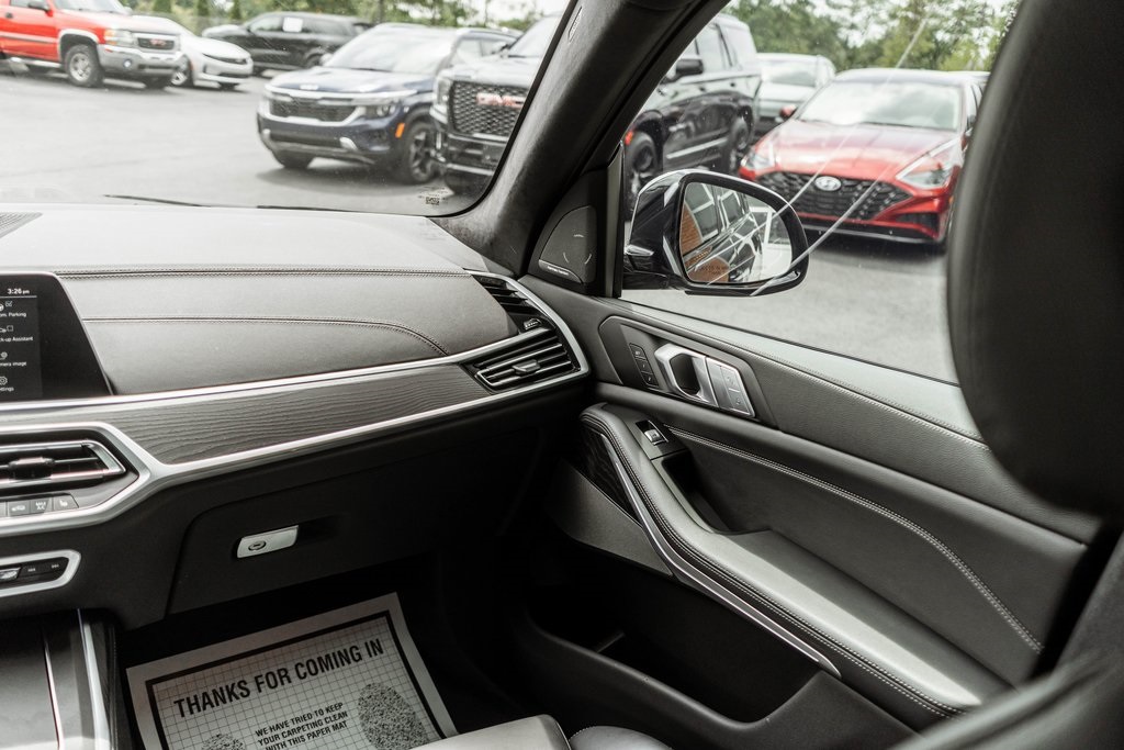 Vehicle image 19 of 51