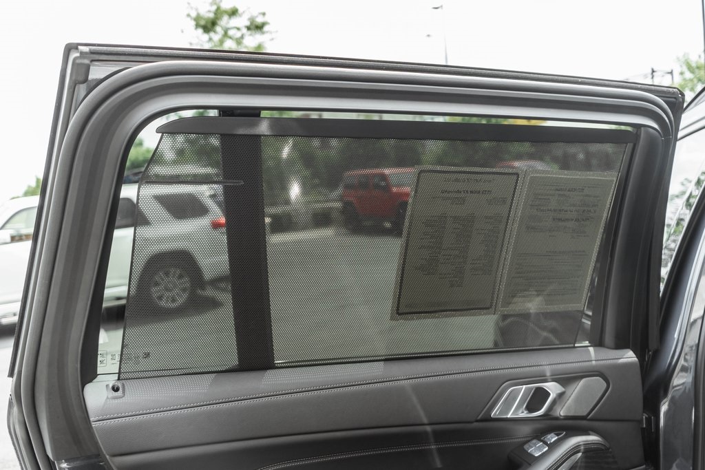 Vehicle image 47 of 51