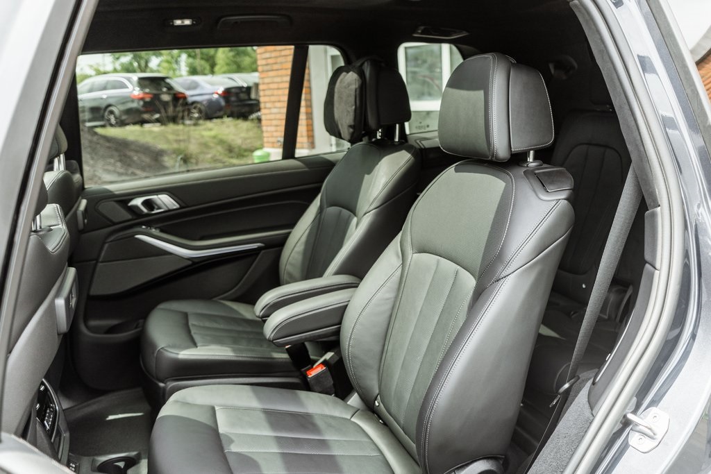 Vehicle image 12 of 51