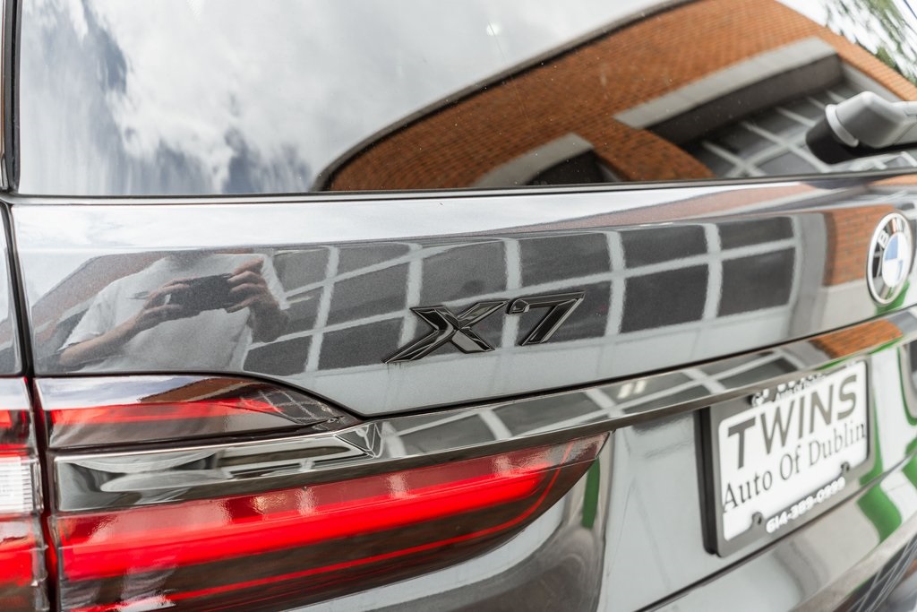Vehicle image 38 of 51